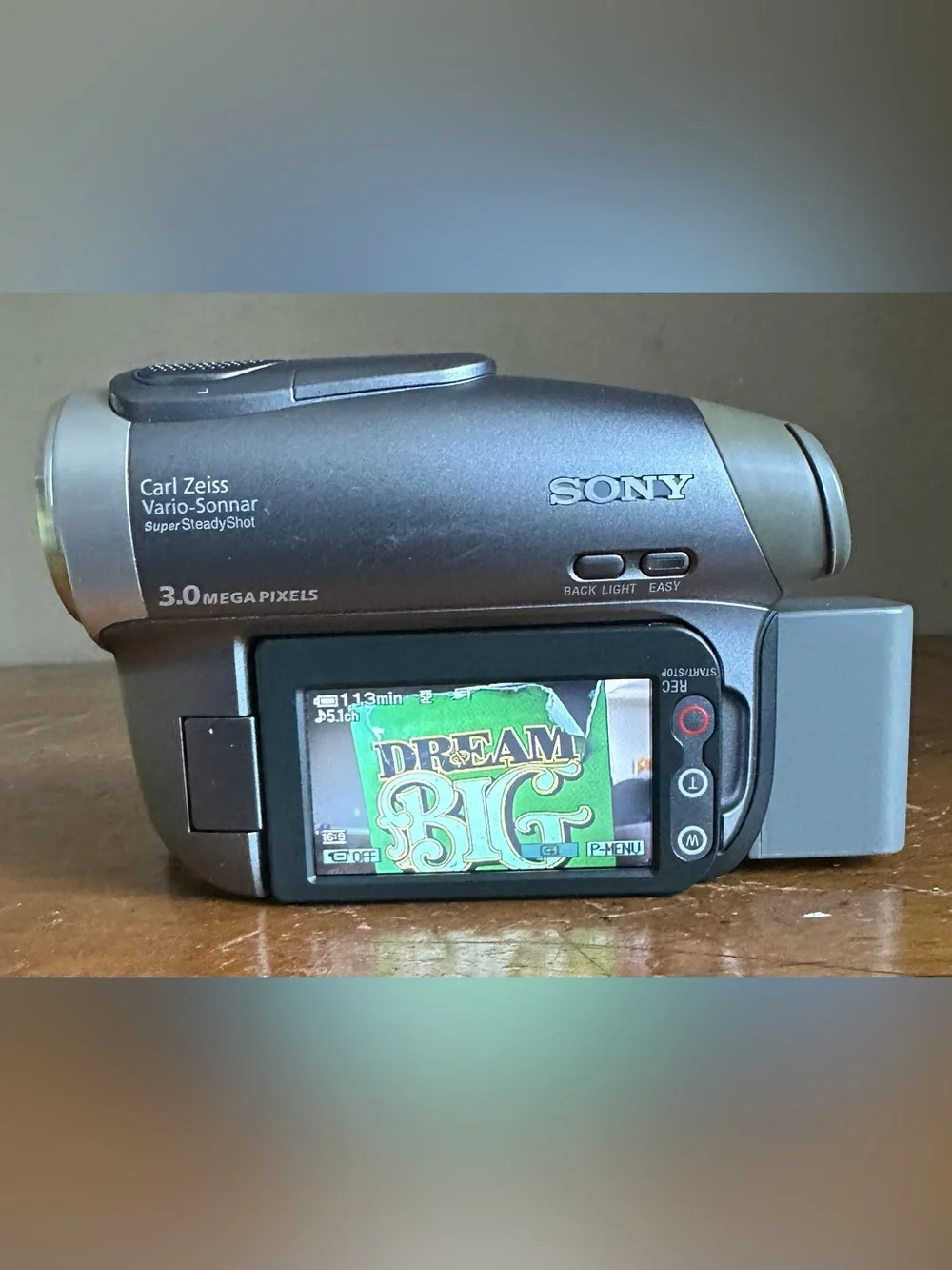 Sony DCR-DVD403 NTSC 3MP MPEG Digital Video Camera Recorder Handycam Camcorder